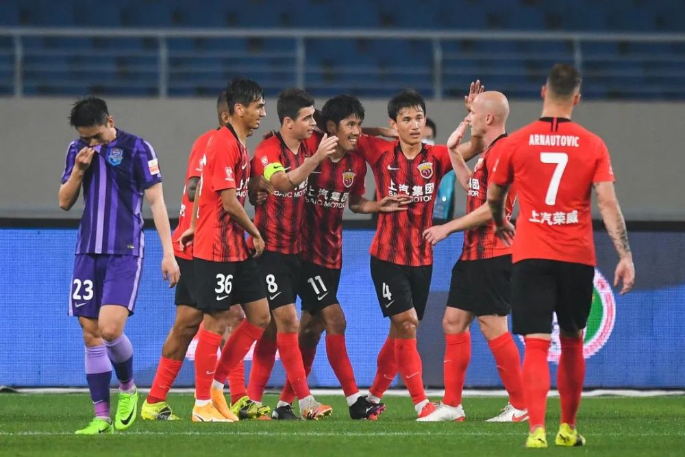 法国队观众热烈欢呼！，阿扎伦卡迎来三赛季出色发挥引发球迷热议的简单介绍-开云综合平台